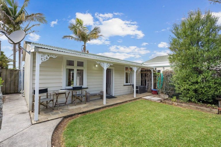 Photo of property in 18 Waro Drive, Hikurangi, 0114