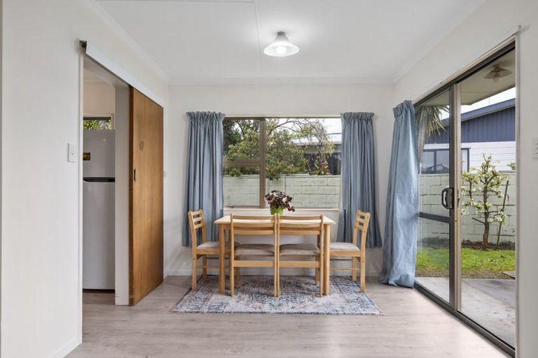Photo of property in 4 Bethel Court, Milson, Palmerston North, 4414