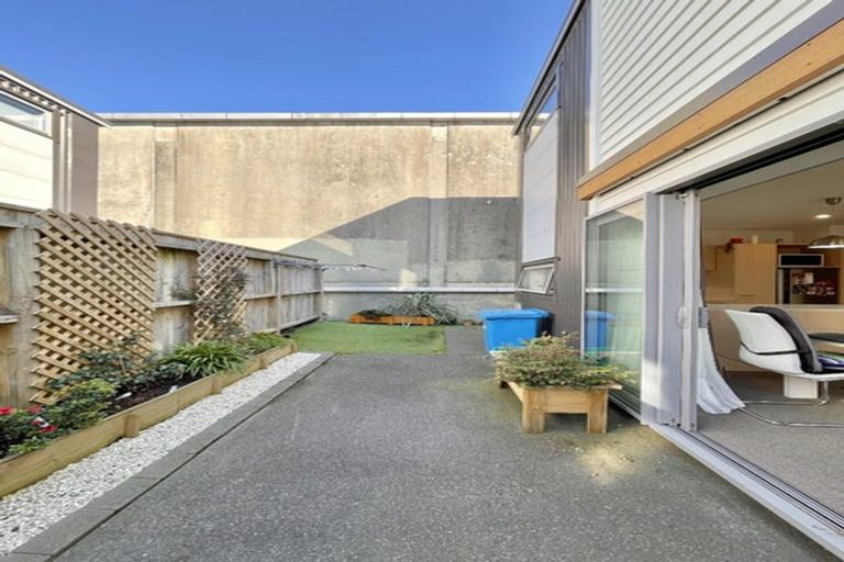 Photo of property in 9/7 Handyside Street, Tawa, Wellington, 5028