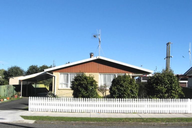 Photo of property in 29 Raukawa Street, Otaki, 5512