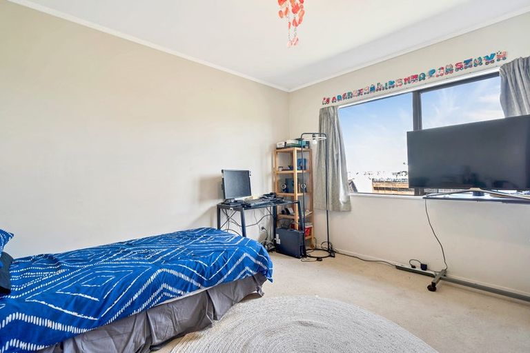 Photo of property in 246 Te Atatu Road, Te Atatu South, Auckland, 0610