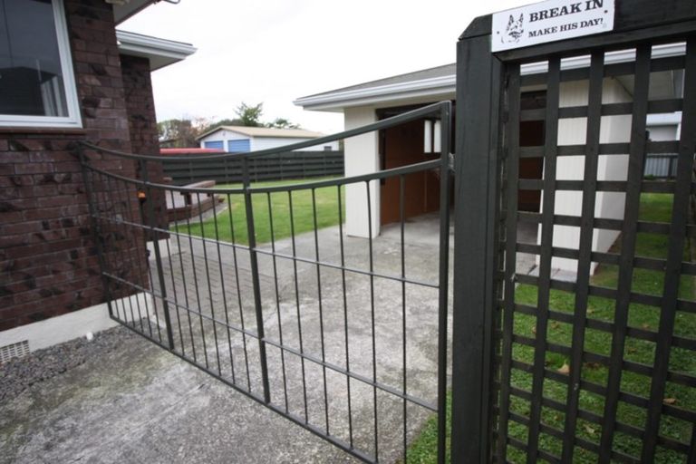 Photo of property in 12 Raglan Avenue, Cloverlea, Palmerston North, 4412