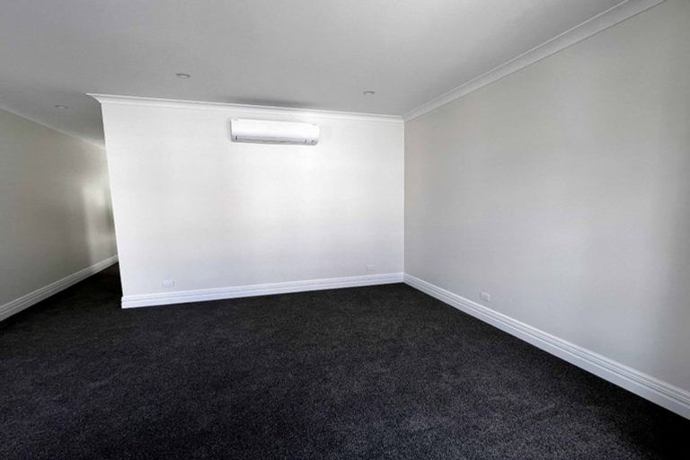 Photo of property in 7 Rixon Grove, Mount Victoria, Wellington, 6011