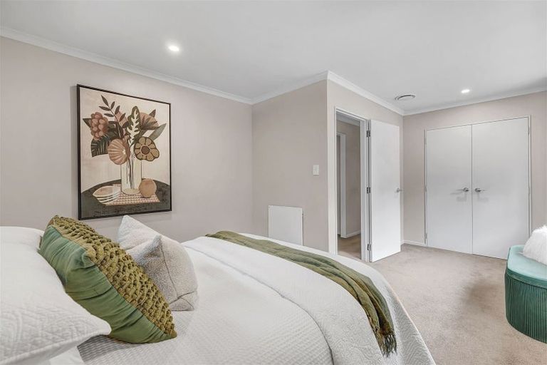 Photo of property in 64 Omapere Street, Whitby, Porirua, 5024