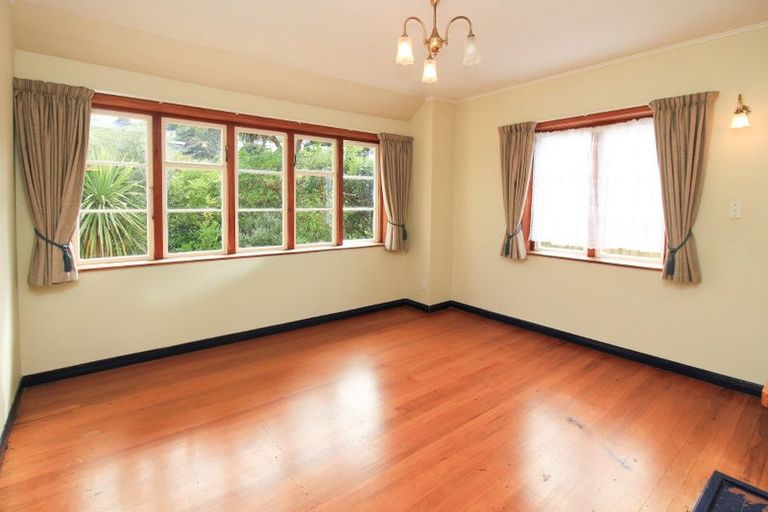 Photo of property in 7 Kaihuia Terrace, Northland, Wellington, 6012