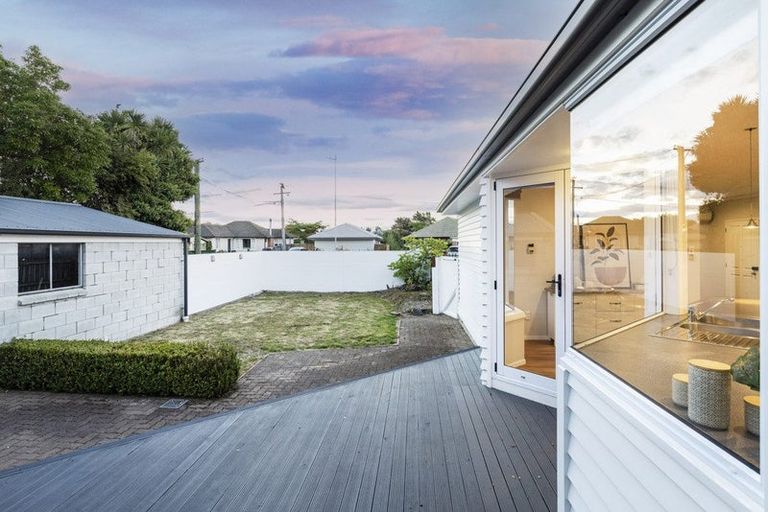 Photo of property in 254 Weston Road, Mairehau, Christchurch, 8052