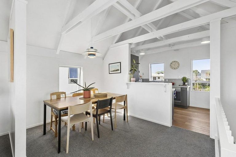 Photo of property in 77 Kaikoura Street, Maupuia, Wellington, 6022