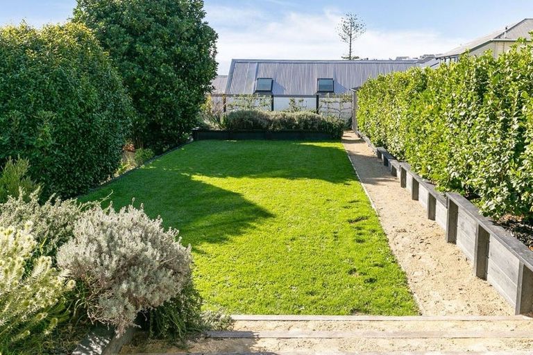 Photo of property in 43 Pirie Street, Mount Victoria, Wellington, 6011