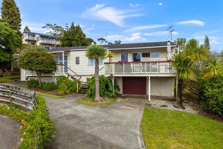 Photo of property in 10 Royalty Rise, Red Beach, 0932
