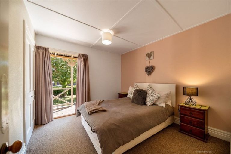Photo of property in 10 Hamilton Road, Queenstown, 9300