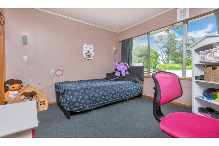 Photo of property in 17 Kauri Road, Whenuapai, Auckland, 0618