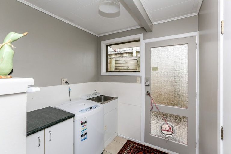 Photo of property in 5 Penrith Street, Westown, New Plymouth, 4310