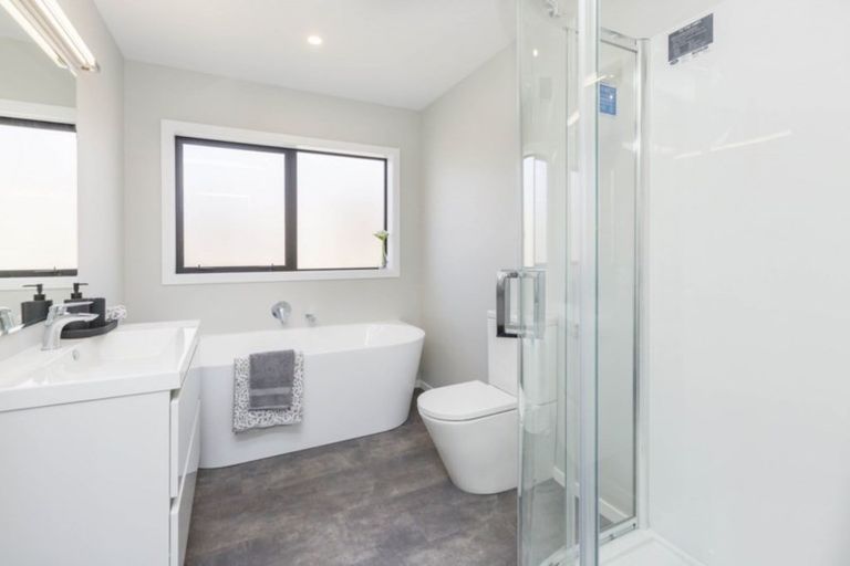 Photo of property in 22 Filmer Crescent, Wallaceville, Upper Hutt, 5018