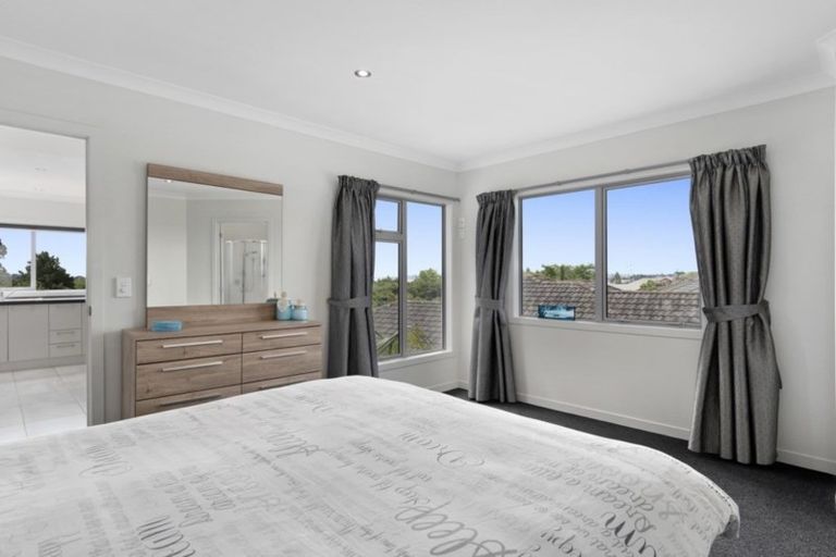 Photo of property in 12 Haden Place, Omokoroa, 3114