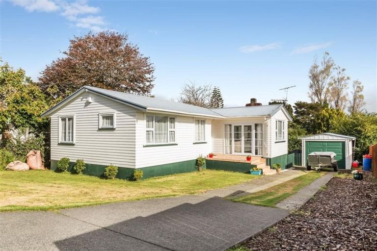 Photo of property in 540 Glenfield Road, Glenfield, Auckland, 0629