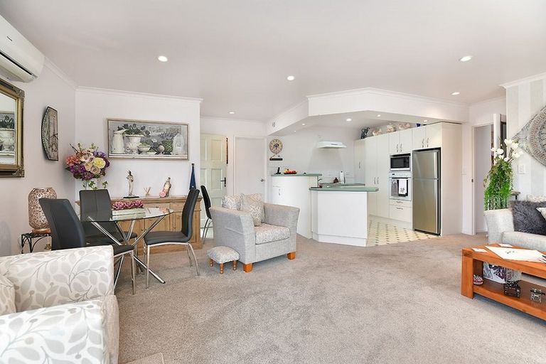 Photo of property in 38a Bay Street, Red Beach, 0932