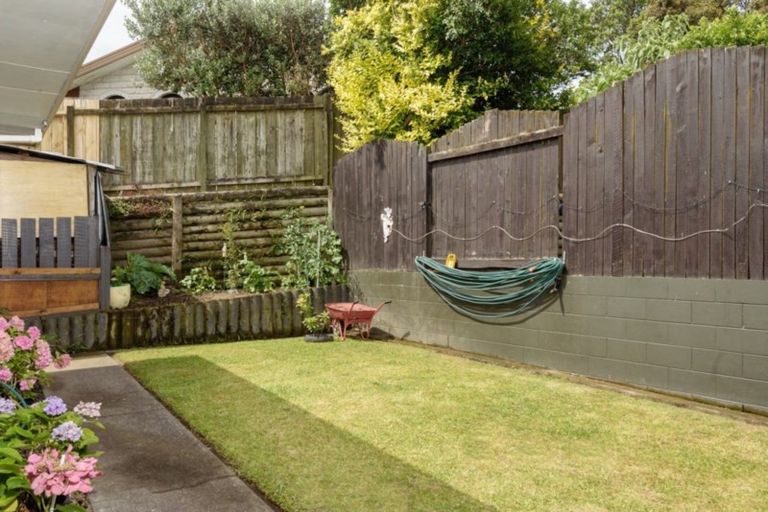 Photo of property in 14b Pokapu Place, Bethlehem, Tauranga, 3110