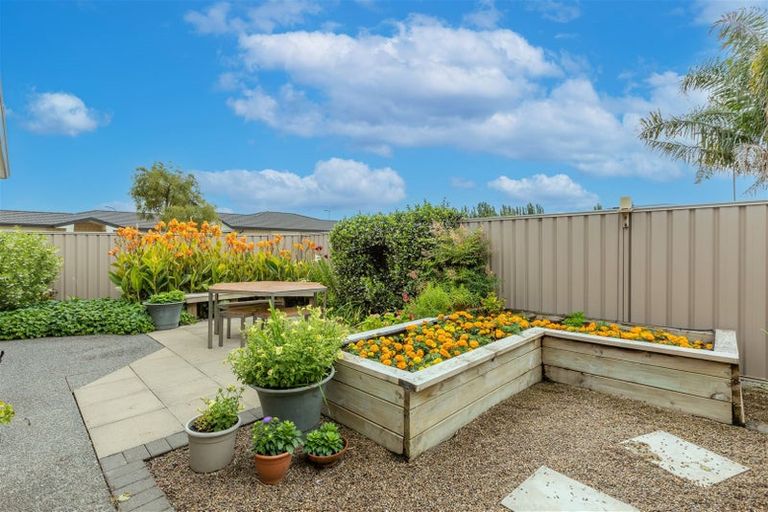 Photo of property in 2 Arthur Close, Clive, 4102