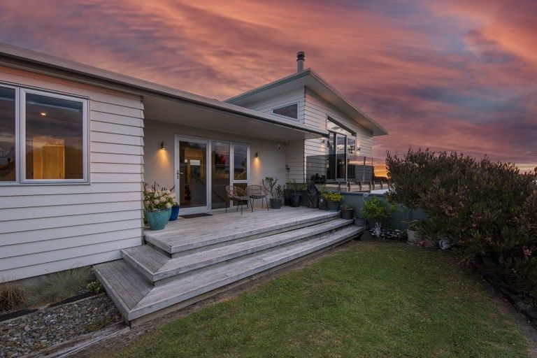 Photo of property in 18 Robbie Street, Foxton Beach, Foxton, 4815