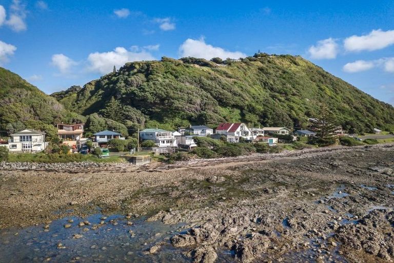 Photo of property in 25 Ocean Parade, Pukerua Bay, 5026