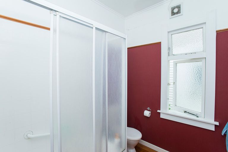 Photo of property in 210 Kahutia Street, Gisborne, 4010