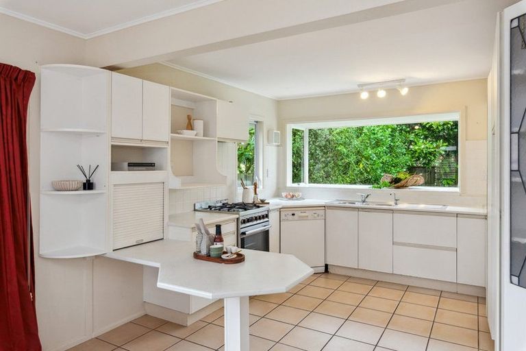 Photo of property in 3a Iti Grove, Waikanae, 5036