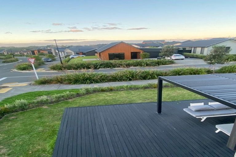 Photo of property in 28 Walter Lawry Road, Paerata, Pukekohe, 2124