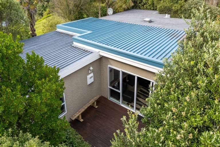 Photo of property in 14 Kowhai Street, Tawa, Wellington, 5028
