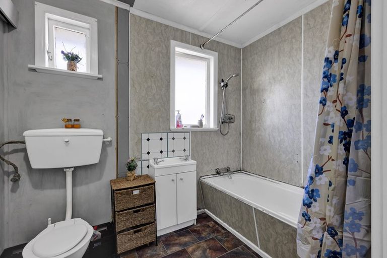 Photo of property in 60 Kapuni Street, Manaia, 4612