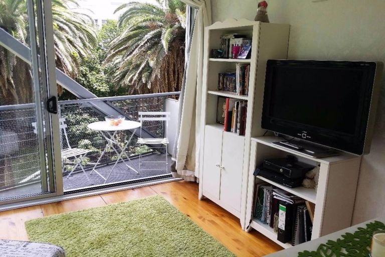 Photo of property in Scotia Tower Apartments, 2f/8 Scotia Place, Auckland Central, Auckland, 1010