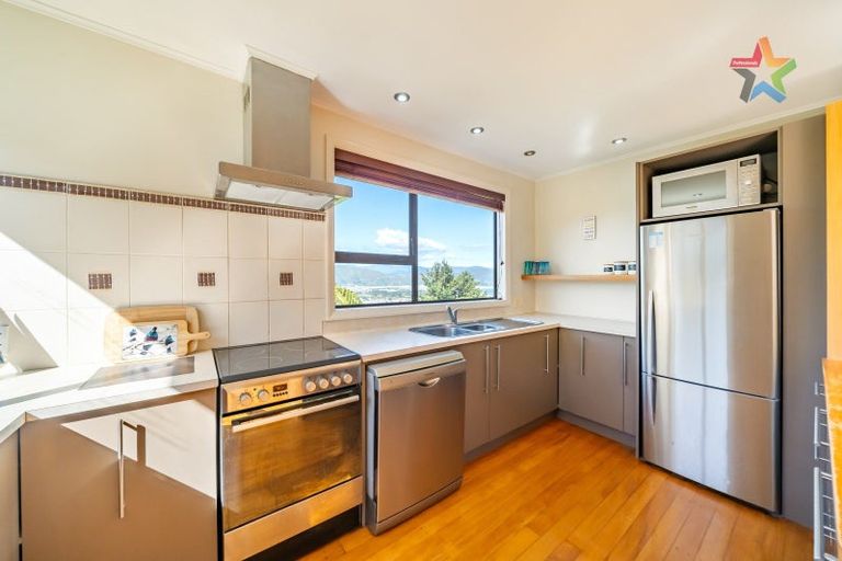 Photo of property in 4 Akatea Road, Korokoro, Lower Hutt, 5012