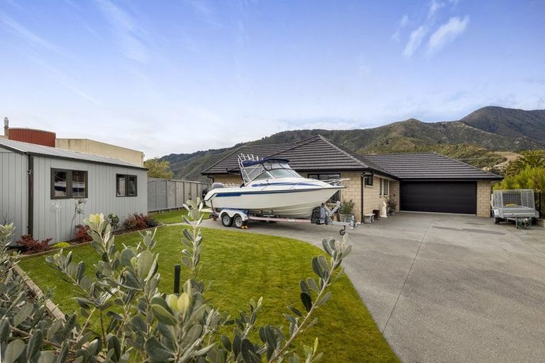 Photo of property in 10 Admiralty Place, Waikawa, Picton, 7220