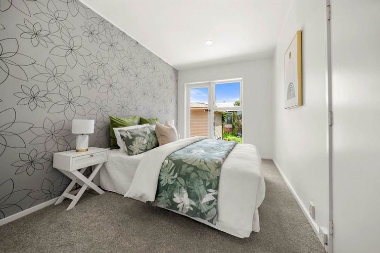 Photo of property in 500 East Coast Road, Windsor Park, Auckland, 0630