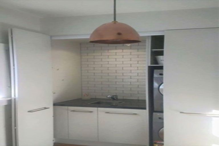 Photo of property in 1 Hawthorne Street, Strowan, Christchurch, 8052