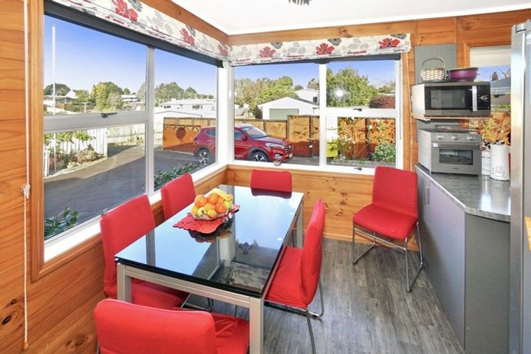 Photo of property in 11 Valley Road, Te Puke, 3119