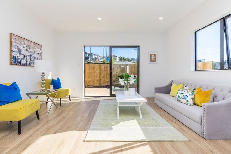 Photo of property in 28 Waihou Crescent, Albany Heights, Auckland, 0632