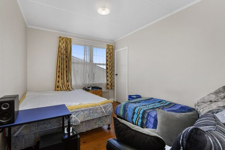 Photo of property in 32 Matatiro Street, Titahi Bay, Porirua, 5022