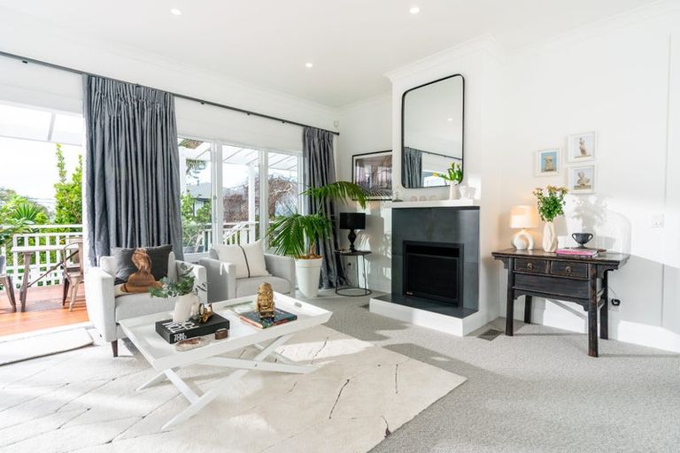 Photo of property in 15 Wesley Road, Kelburn, Wellington, 6012