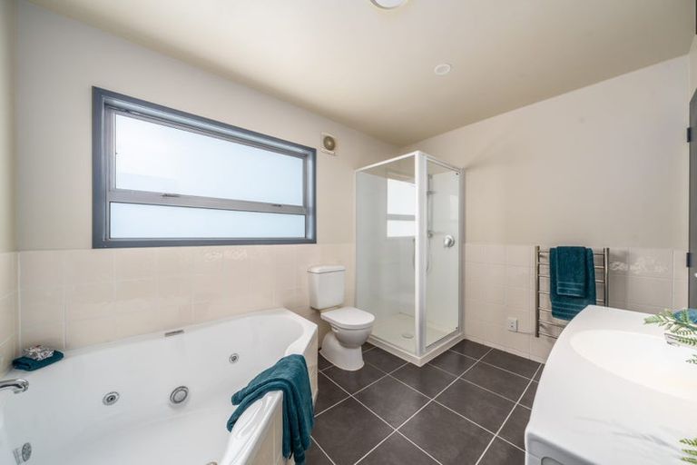 Photo of property in 54 Amesbury Drive, Churton Park, Wellington, 6037