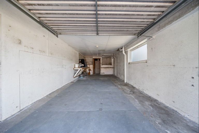 Photo of property in 9 Oawai Place, Marfell, New Plymouth, 4310