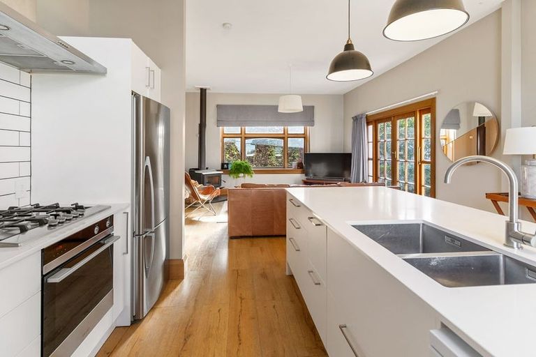 Photo of property in 53 Avenue Road, West End, Timaru, 7910