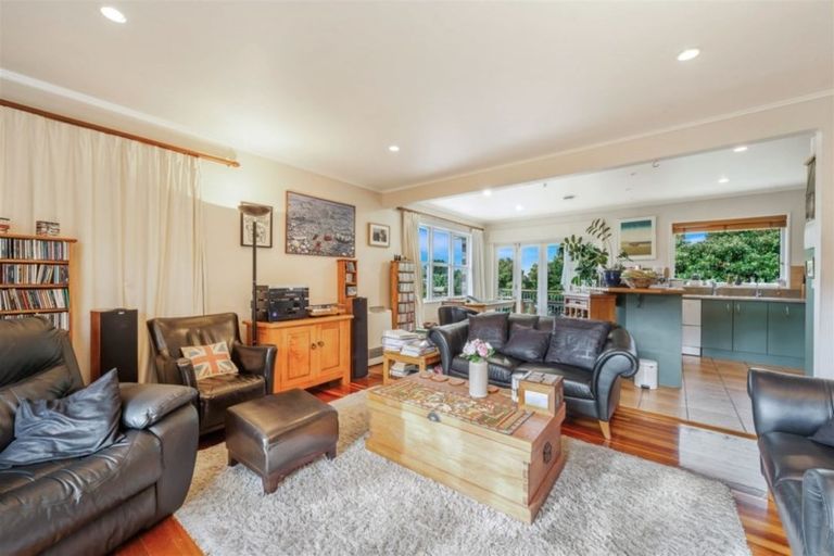 Photo of property in 99 Lake Crescent, Hamilton Lake, Hamilton, 3204