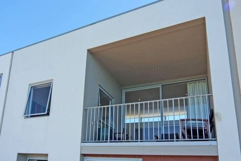 Photo of property in Marrakech Cafe, 18/305 Evans Bay Parade, Hataitai, Wellington, 6021