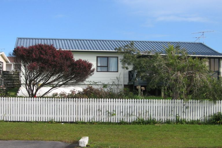 Photo of property in 18 Mayne Place, Snells Beach, 0920