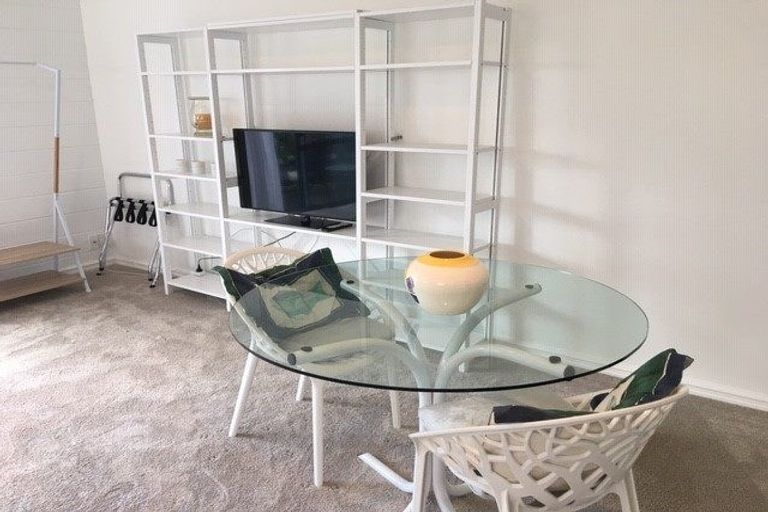 Photo of property in 174 Lakeside Drive, Orewa, 0931