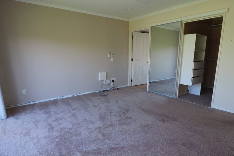 Photo of property in 9 Graven Court, Henderson, Auckland, 0612