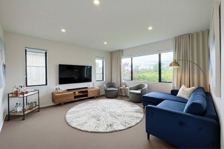 Photo of property in 6 Riria Crescent, Takanini, 2112