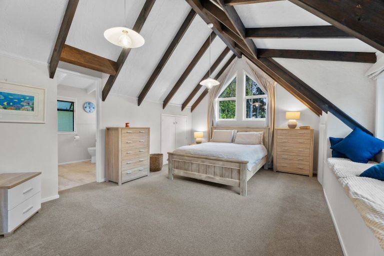 Photo of property in 74 Waima Crescent, Titirangi, Auckland, 0604