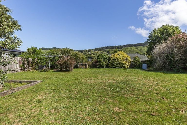 Photo of property in 7 Rewa Terrace, Tawa, Wellington, 5028