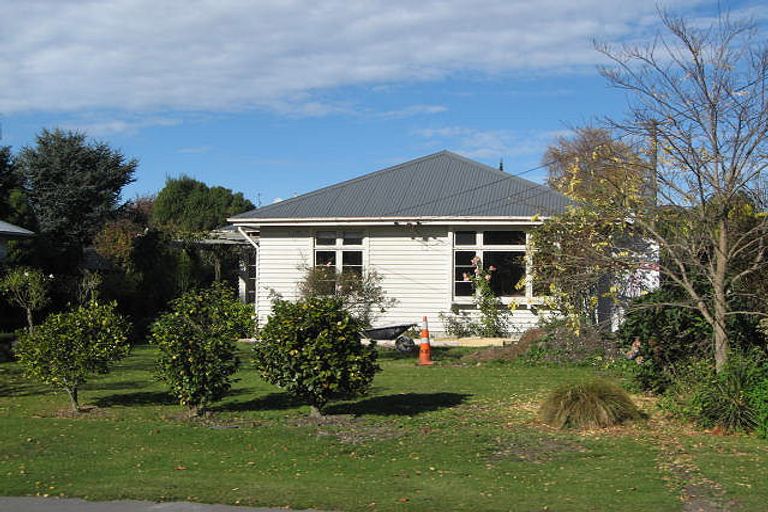 Photo of property in 8 Plynlimon Road, Fendalton, Christchurch, 8052